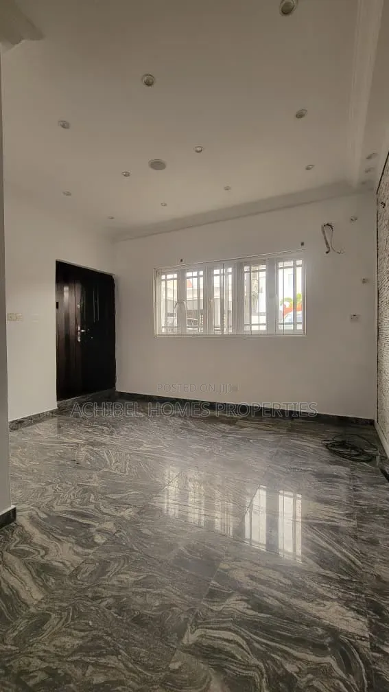 A 4 Bedroom Duplex With Bq