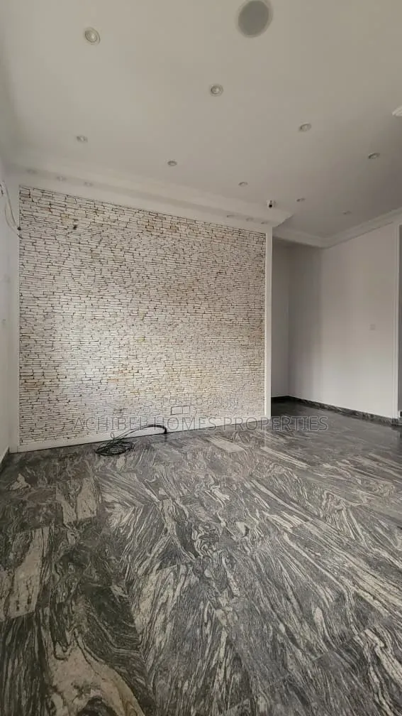 A 4 Bedroom Duplex With Bq