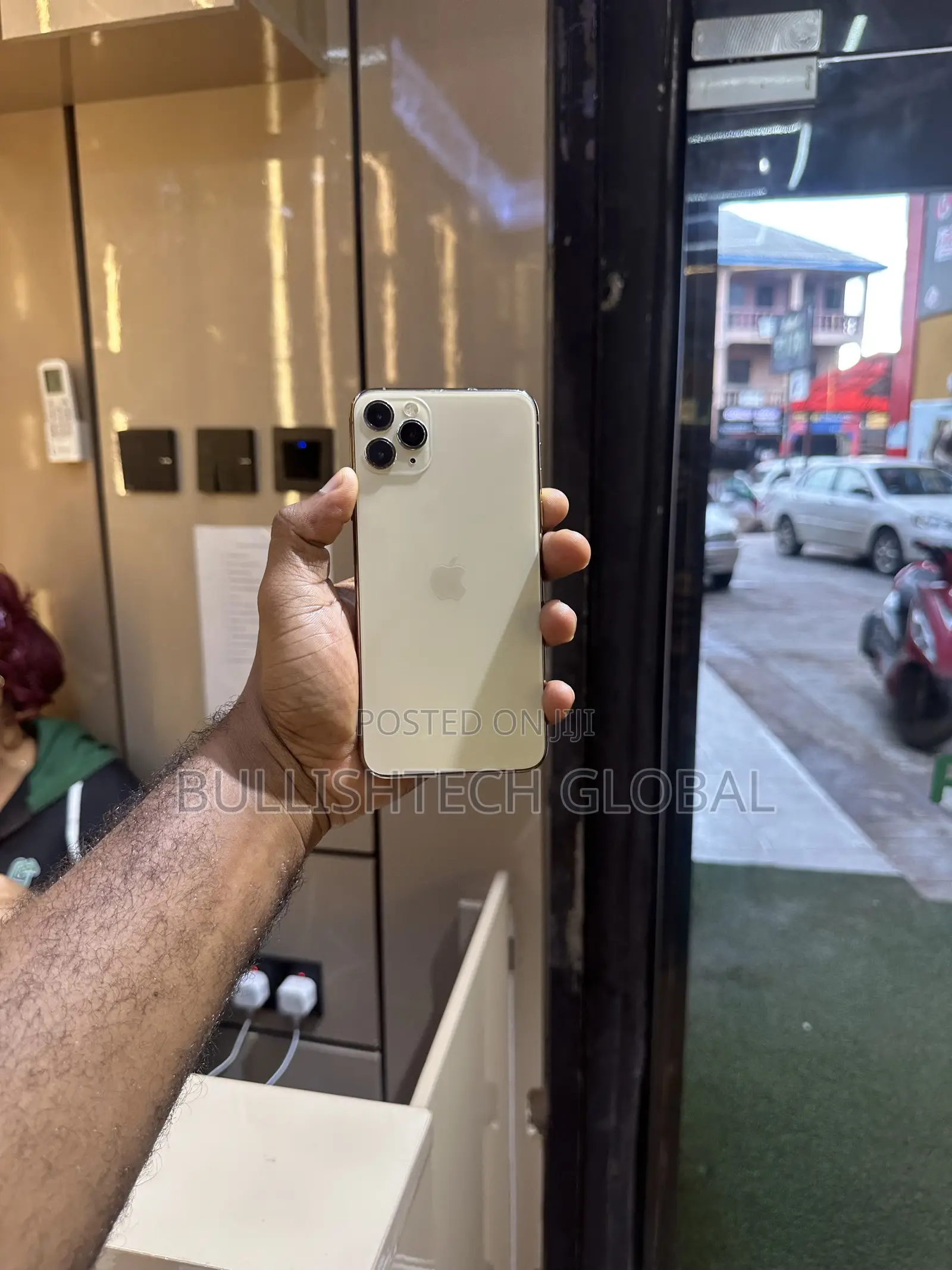 Apple iPhone 11 Pro Max 64 GB Gold