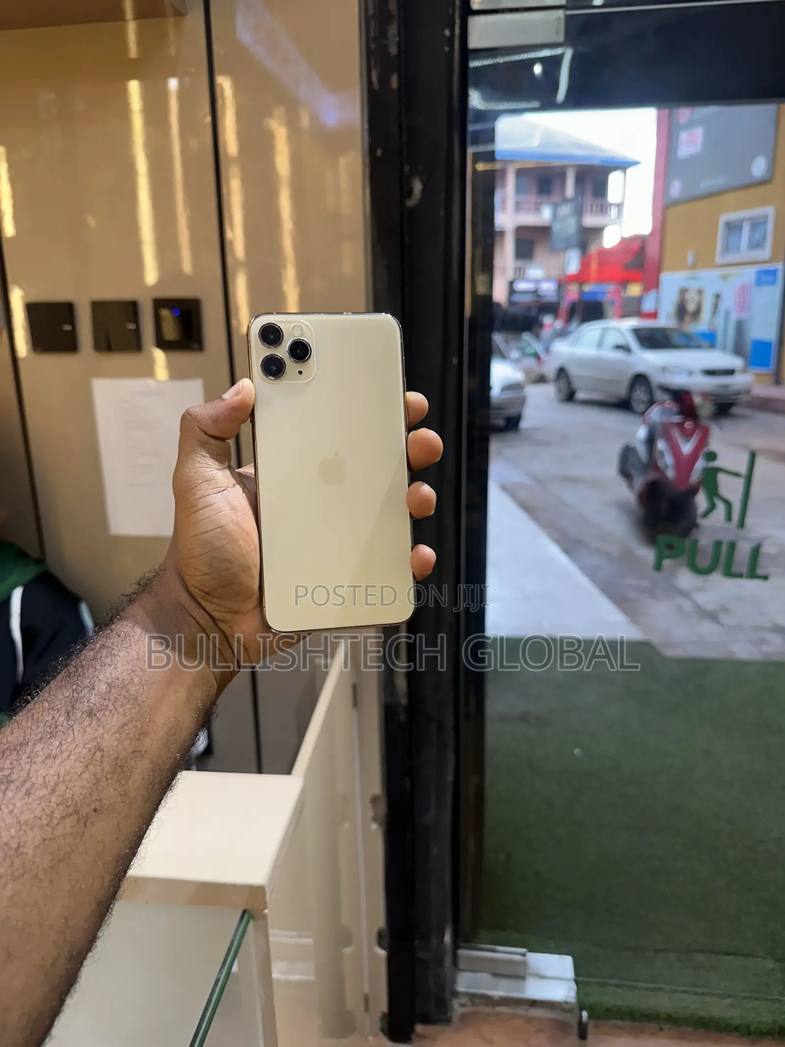 Apple iPhone 11 Pro Max 64 GB Gold