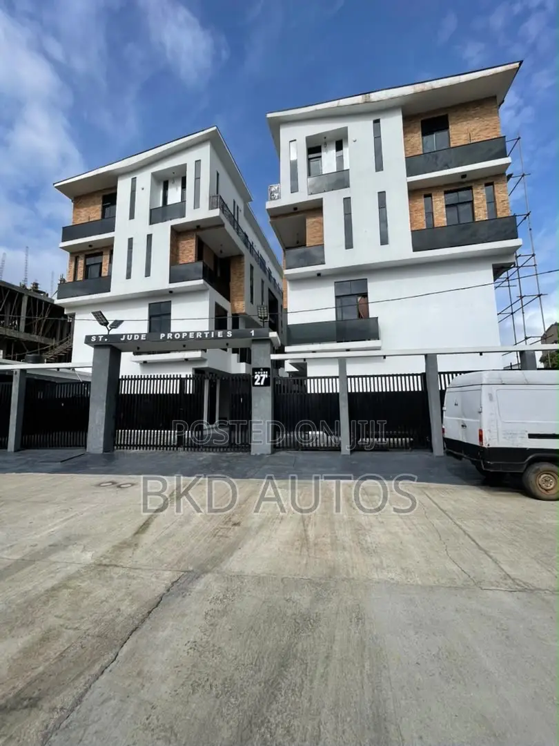 Furnished 2bdrm Penthouse in Chevron for sale
