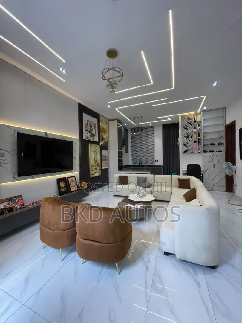 Furnished 2bdrm Penthouse in Chevron for sale