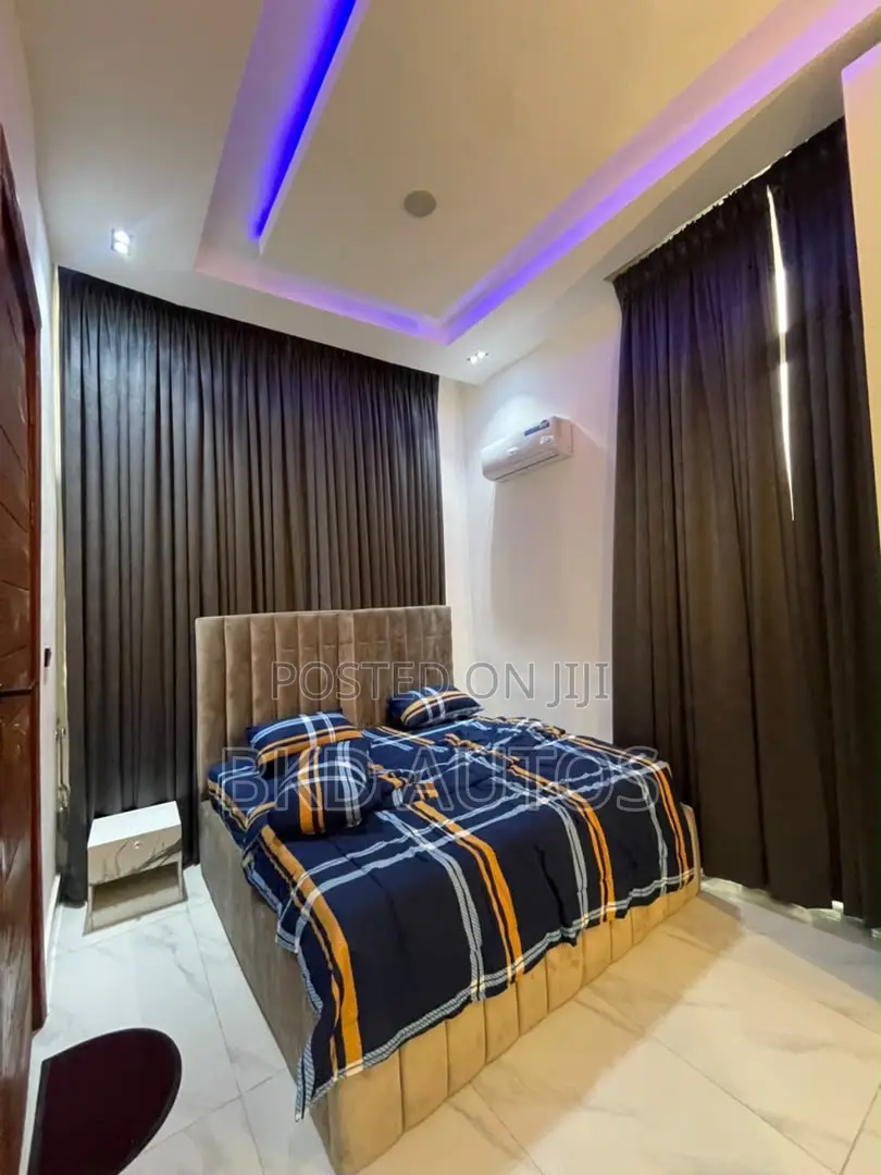 Furnished 2bdrm Penthouse in Chevron for sale