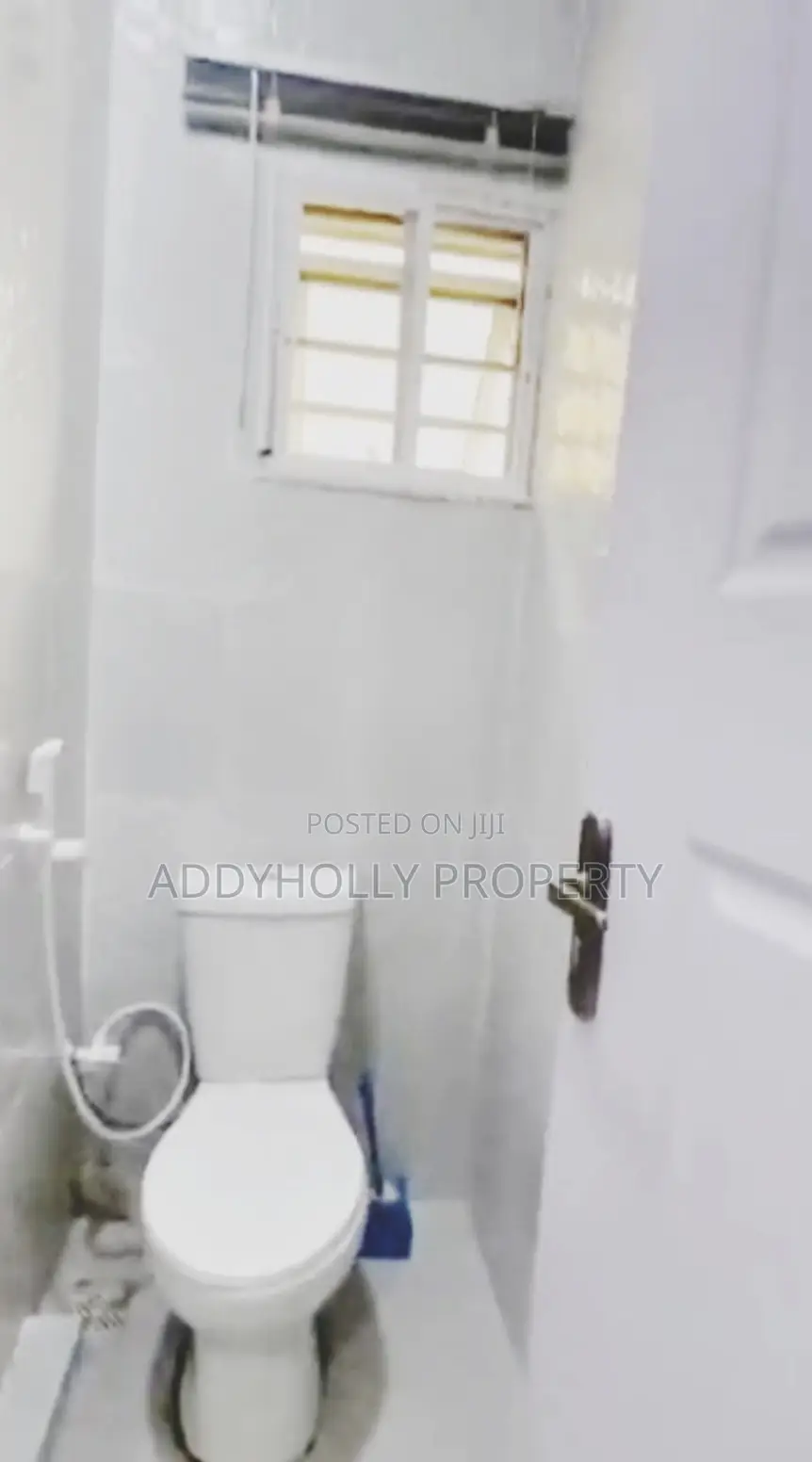 One Bed Apartment Airbnb in a Secured Gated Estate Opp MFM at Magboro