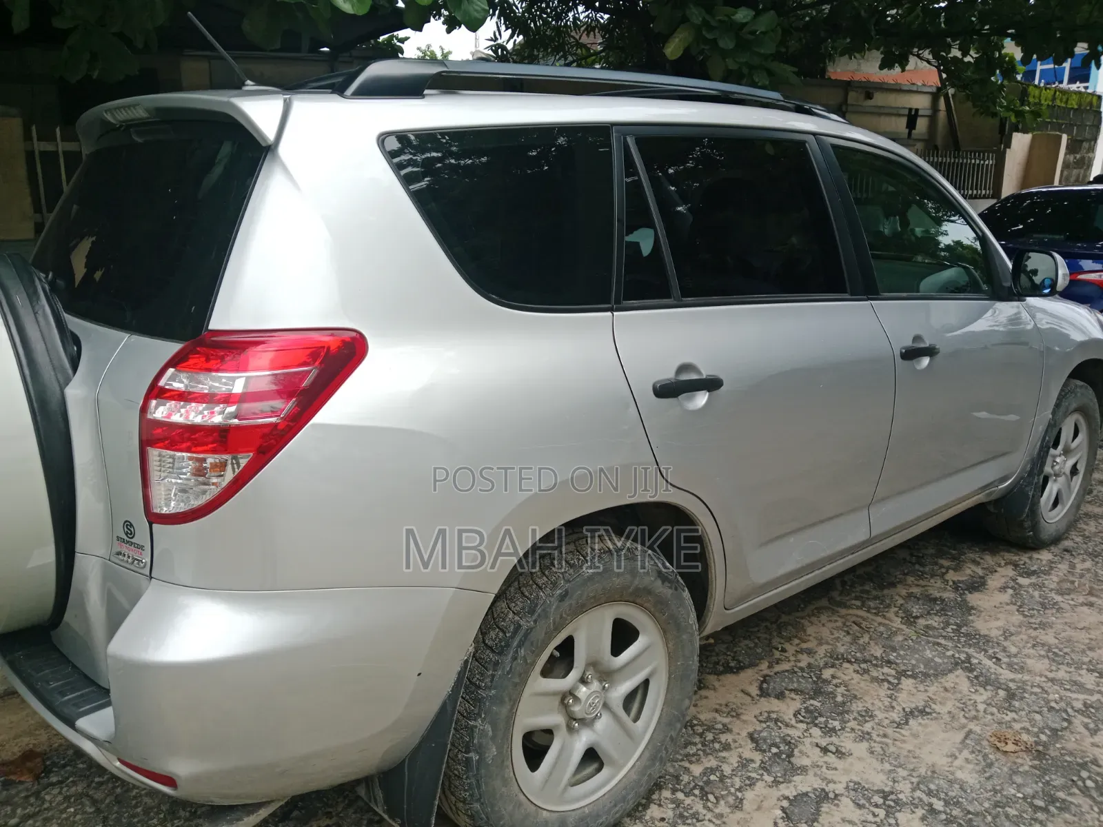 Toyota RAV4 2010 Silver