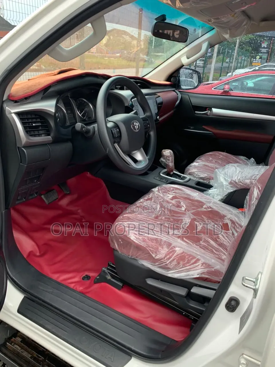New Toyota Hilux 2025 White