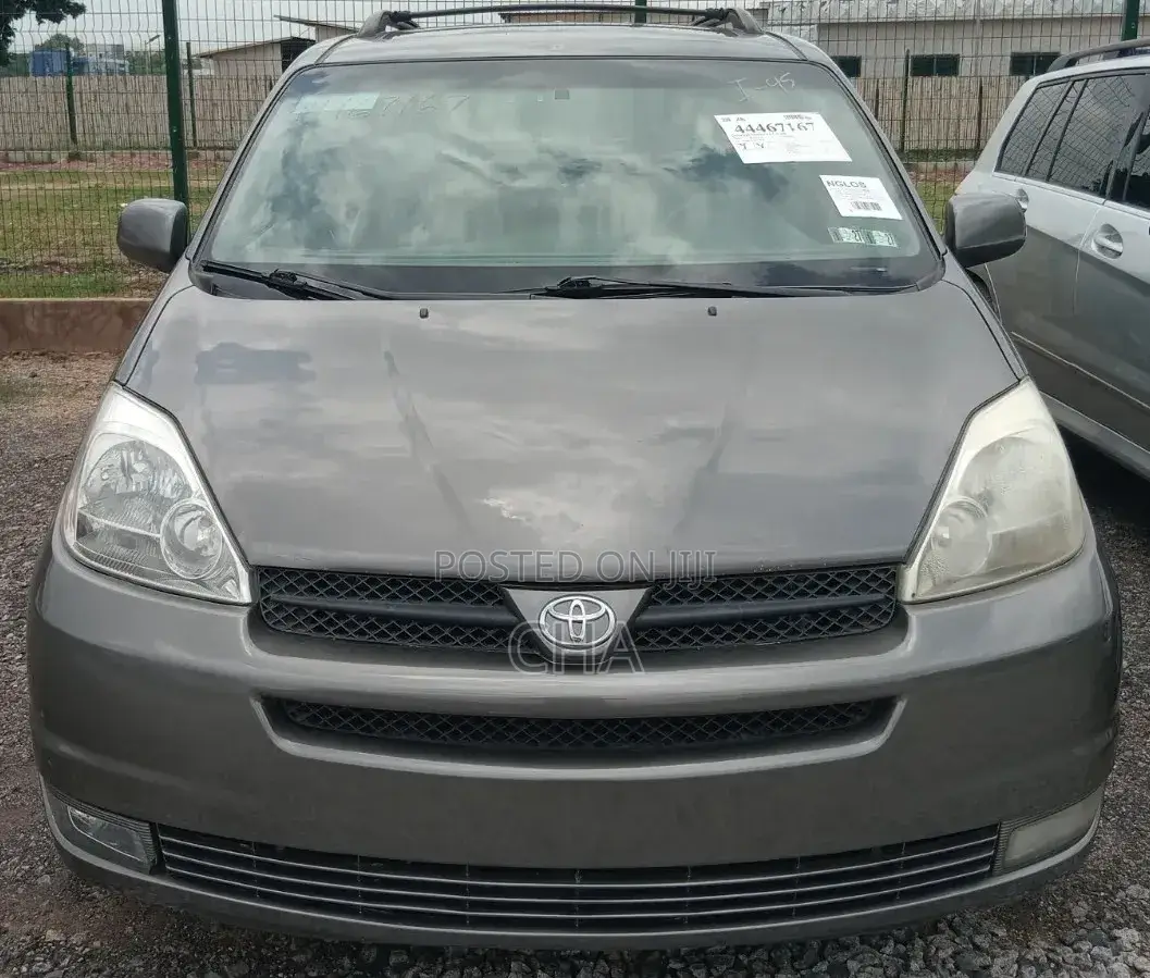 Toyota Sienna XLE 2005 Gray