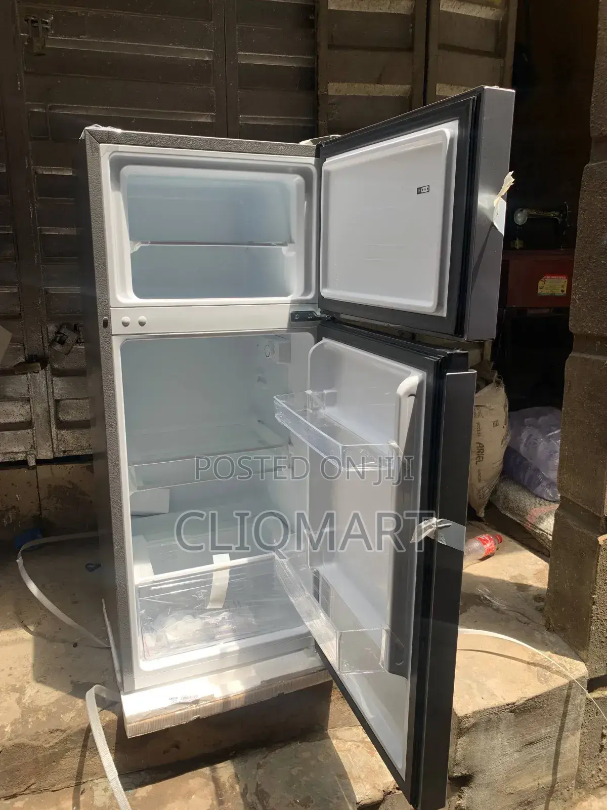 Hisense 124L Double Door Refrigerator - Silver Top Freezer