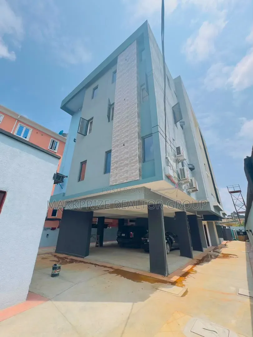 2bdrm Apartment in Surulere Lagos for sale