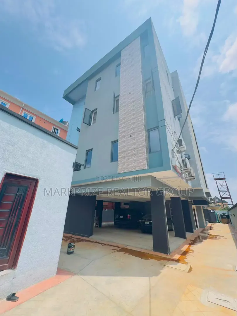 2bdrm Apartment in Surulere Lagos for sale