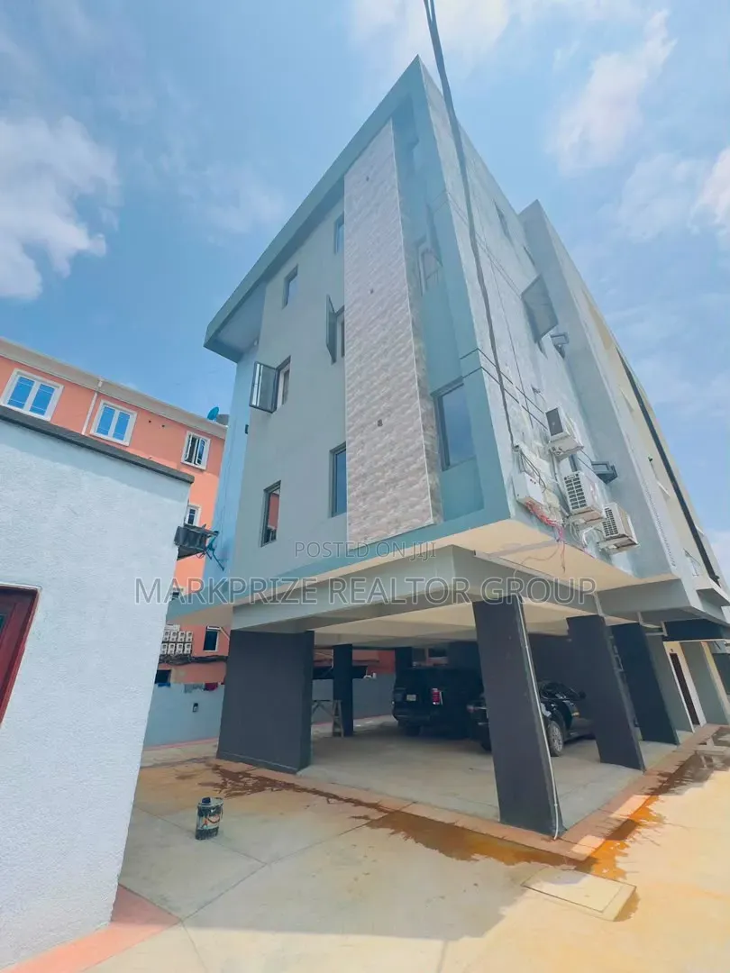 2bdrm Apartment in Surulere Lagos for sale