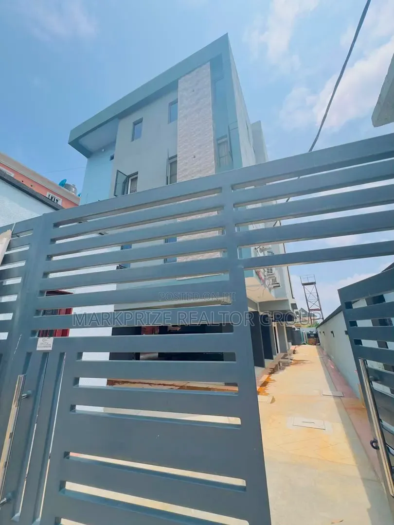 2bdrm Apartment in Surulere Lagos for sale
