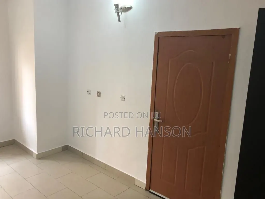Studio Apartment in Lekki Phase 1(Resd for rent