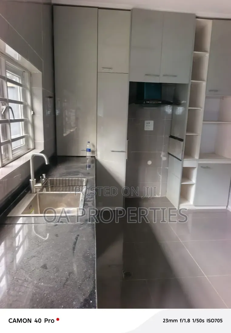 4bdrm Townhouse / Terrace in Palms Groove Court,, Ibadan for rent