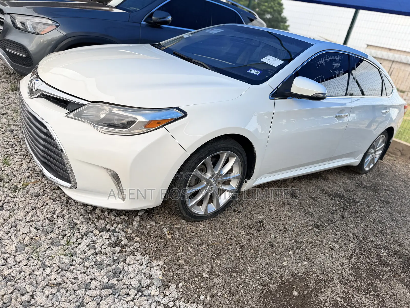 Toyota Avalon Limited 4dr Sedan (3.5L 6cyl 6A) 2014 White