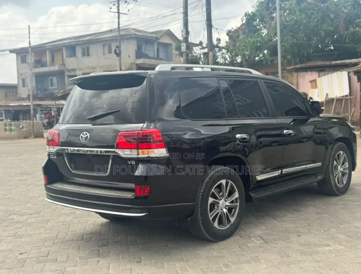 Toyota Land Cruiser 2014 Black