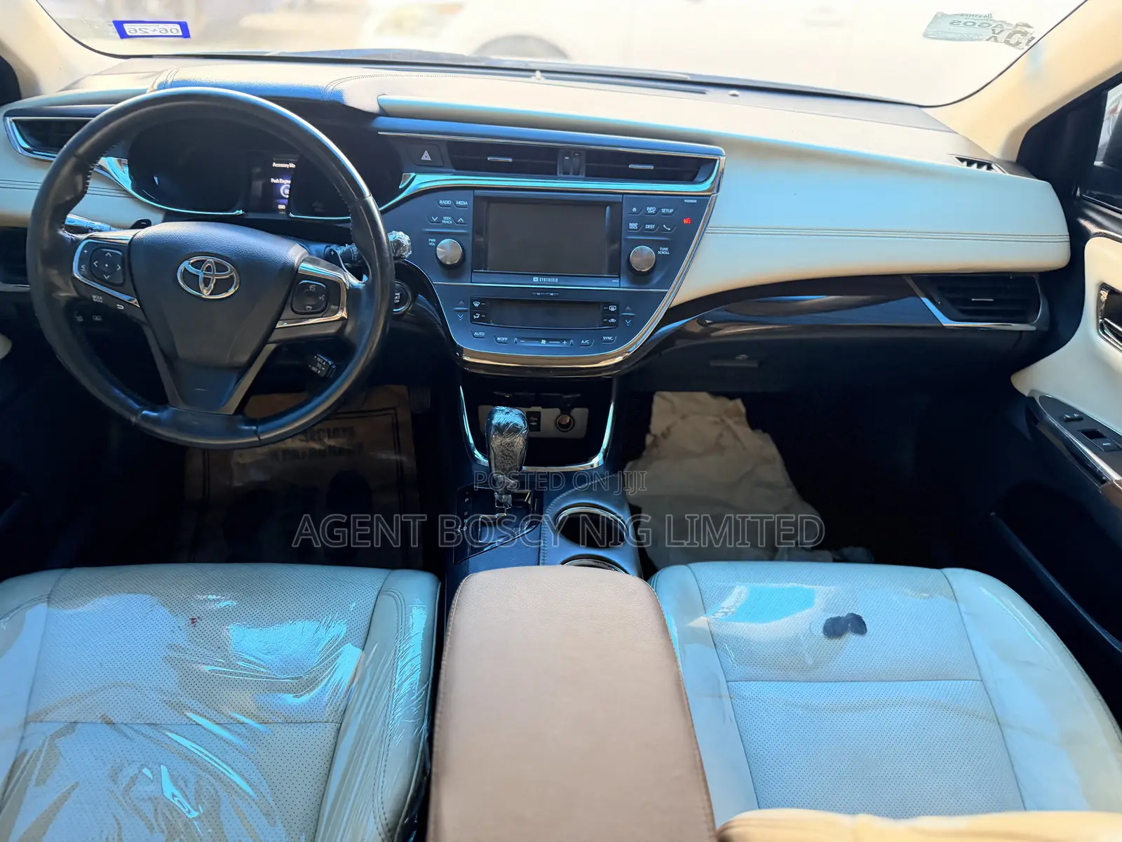 Toyota Avalon Limited 4dr Sedan (3.5L 6cyl 6A) 2014 White