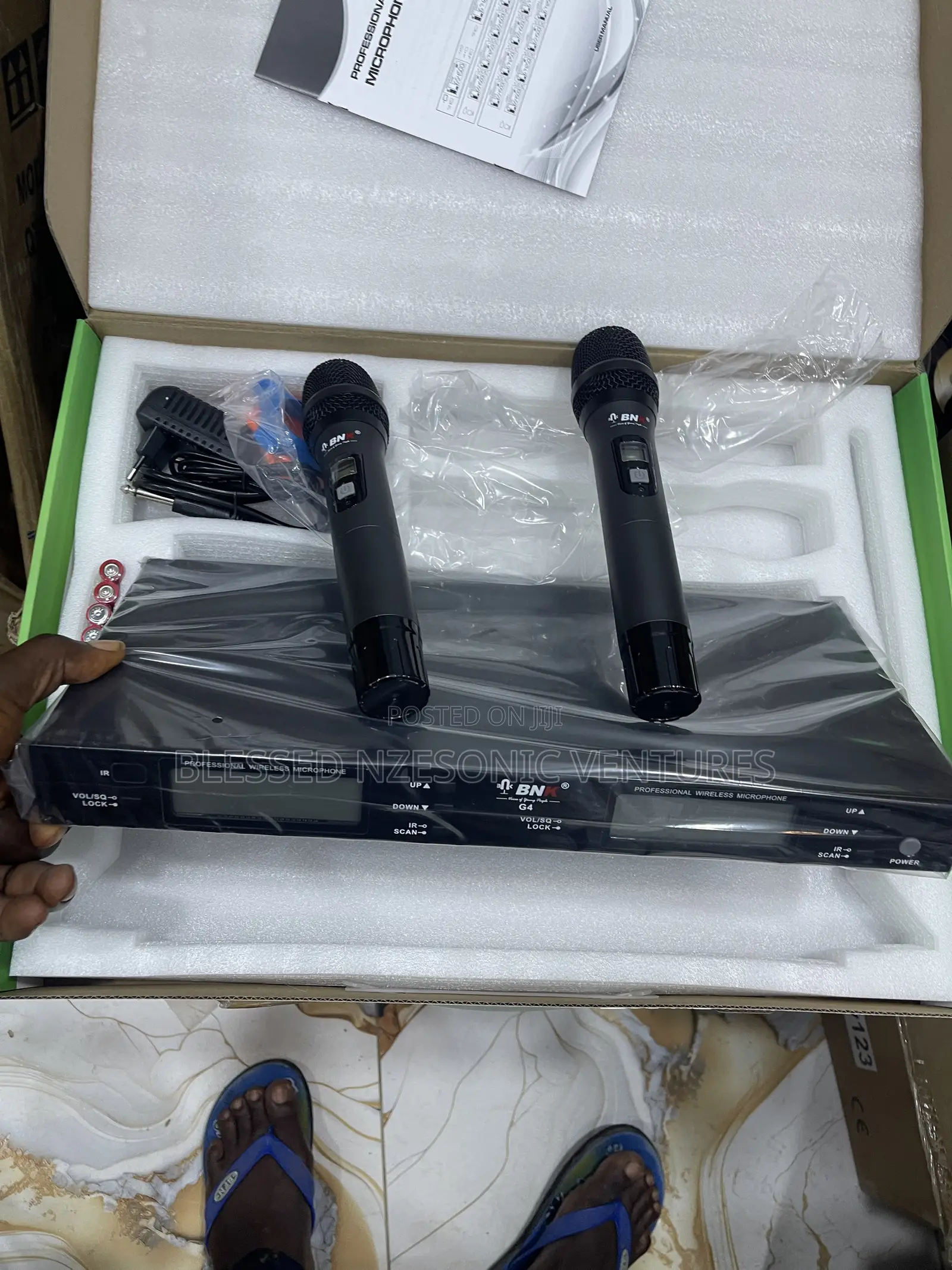 Professional Wireless Microphone