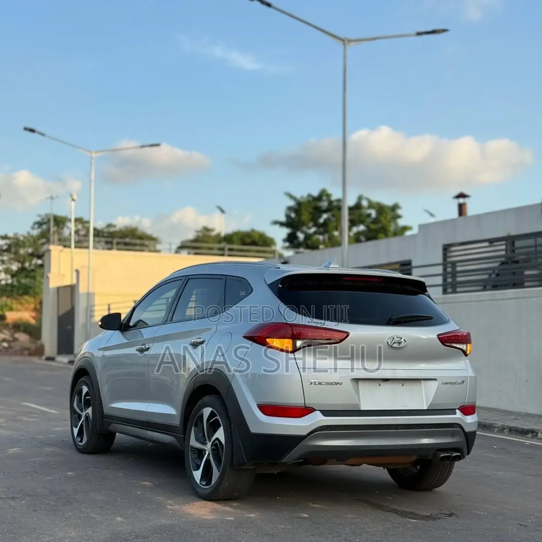 Hyundai Tucson Limited AWD 2016 Silver