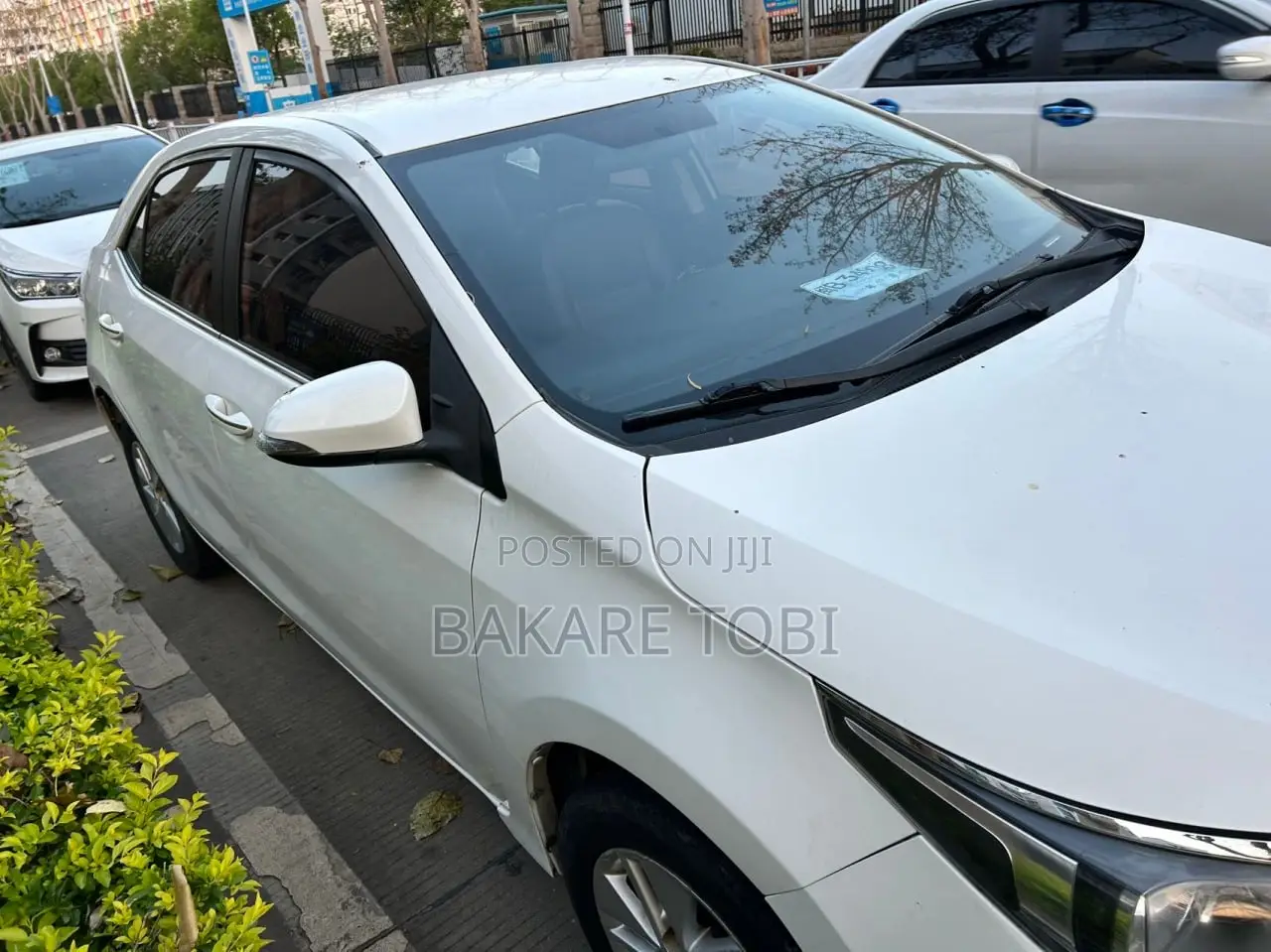 Toyota Corolla LE ECO Premium (1.8L 4cyl CVT) 2016 White