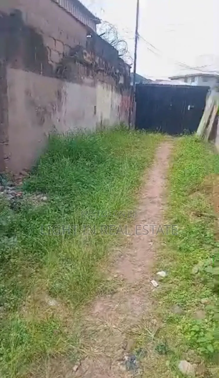 9bdrm Block of Flats in Abule Egba for sale