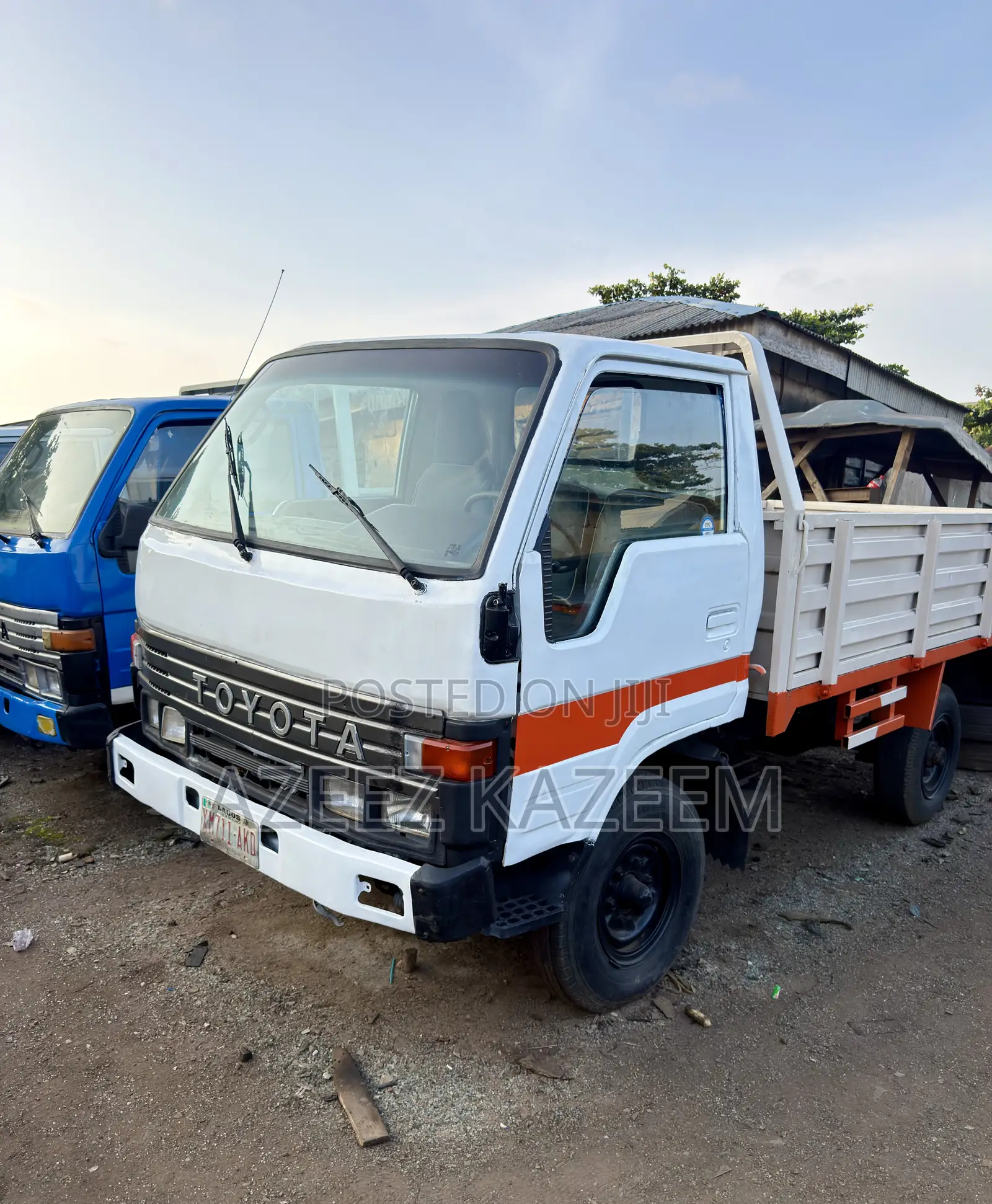 Toyota Dyna 200 Four Tyres 3RZ Injector Engine