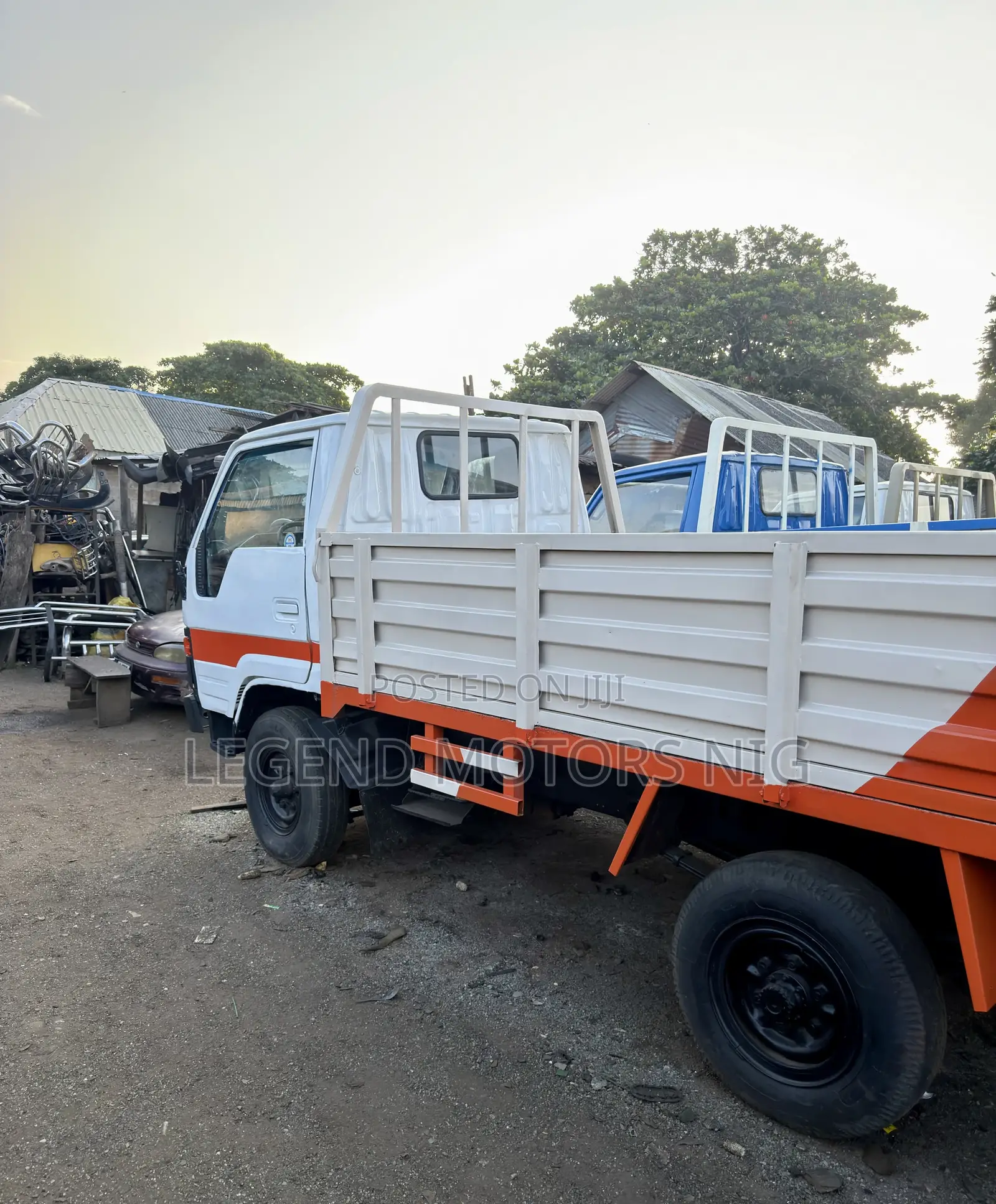 Toyota Dyna 200 Four Tyres 3RZ Injector Engine