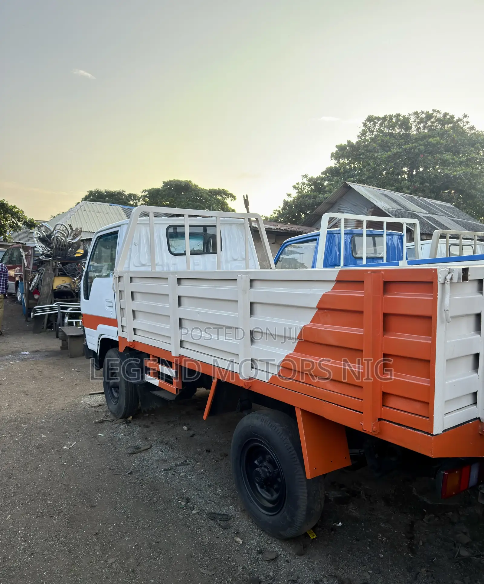 Toyota Dyna 200 Four Tyres 3RZ Injector Engine