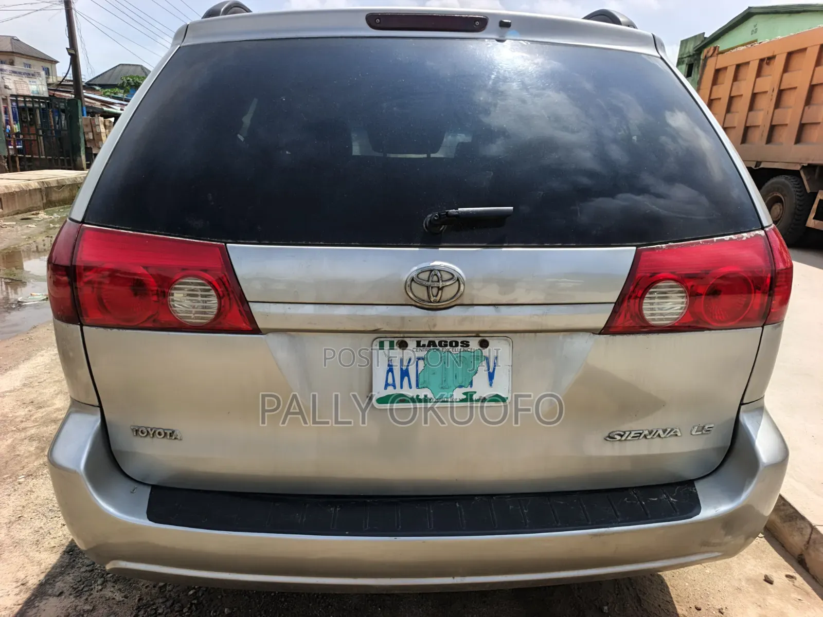 Toyota Sienna LE FWD (3.3L V6 5A) 2004 Silver