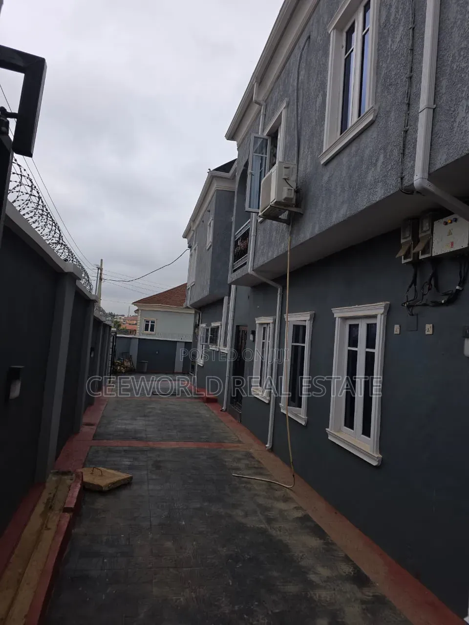 2bdrm Apartment in Oluode Estate, Akala Express for rent