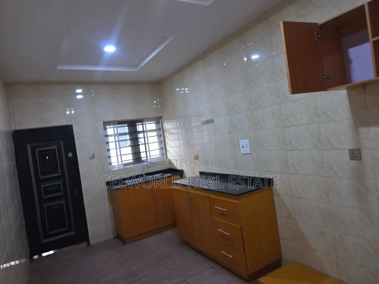 2bdrm Apartment in Oluode Estate, Akala Express for rent