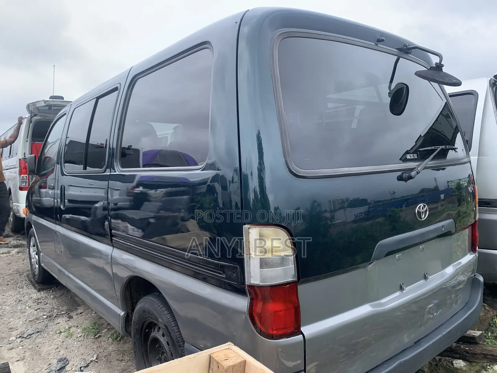Toyota HiAce 2005 Green