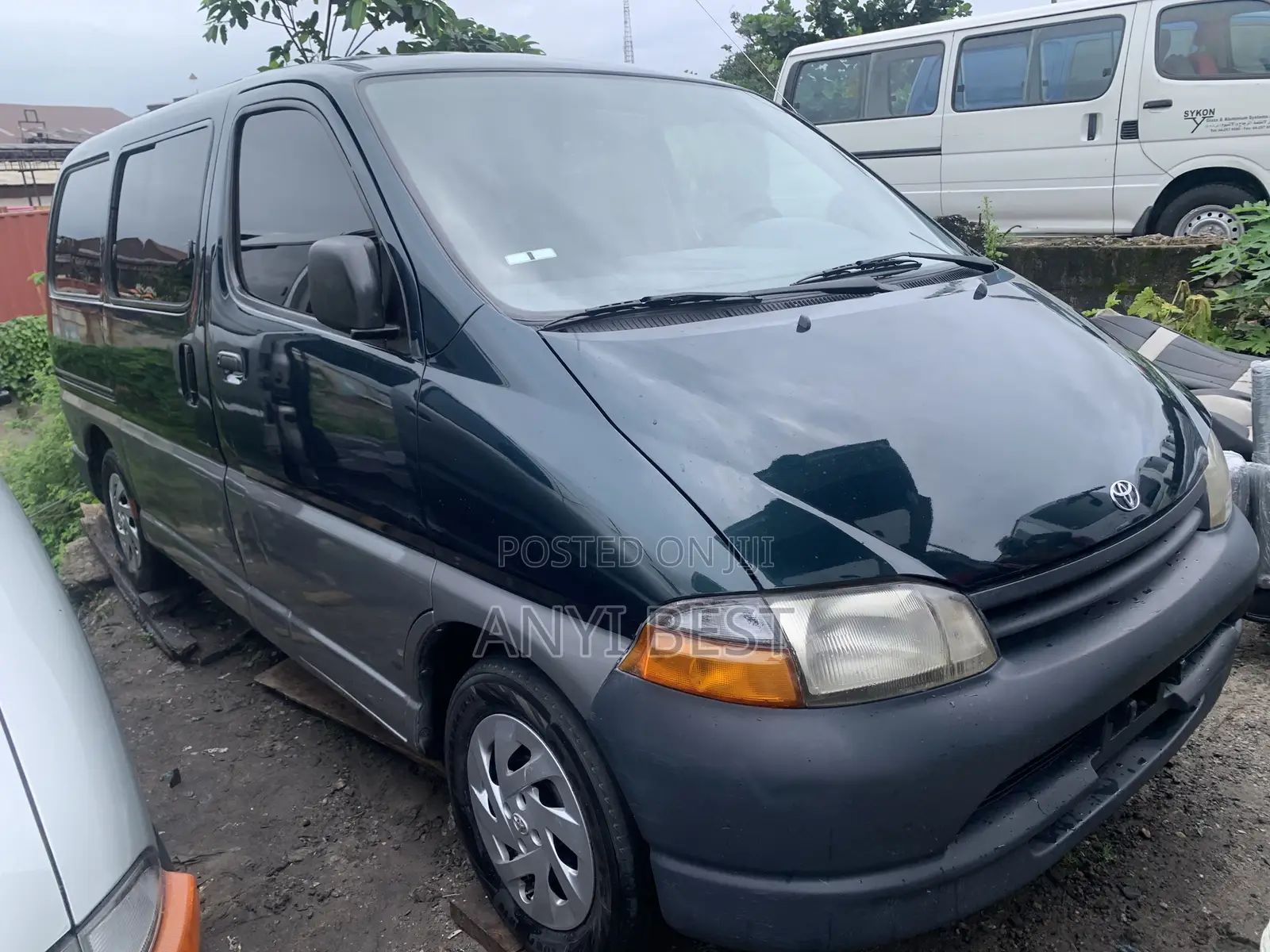 Toyota HiAce 2005 Green