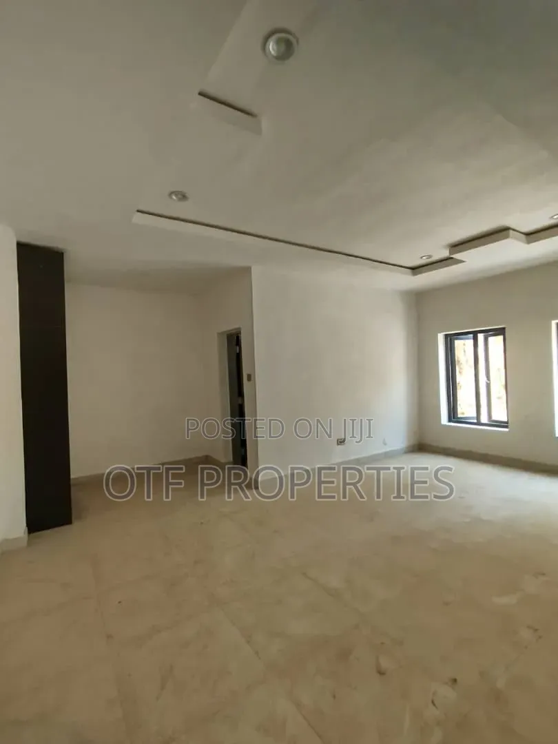 5bdrm Duplex in Guzape for sale