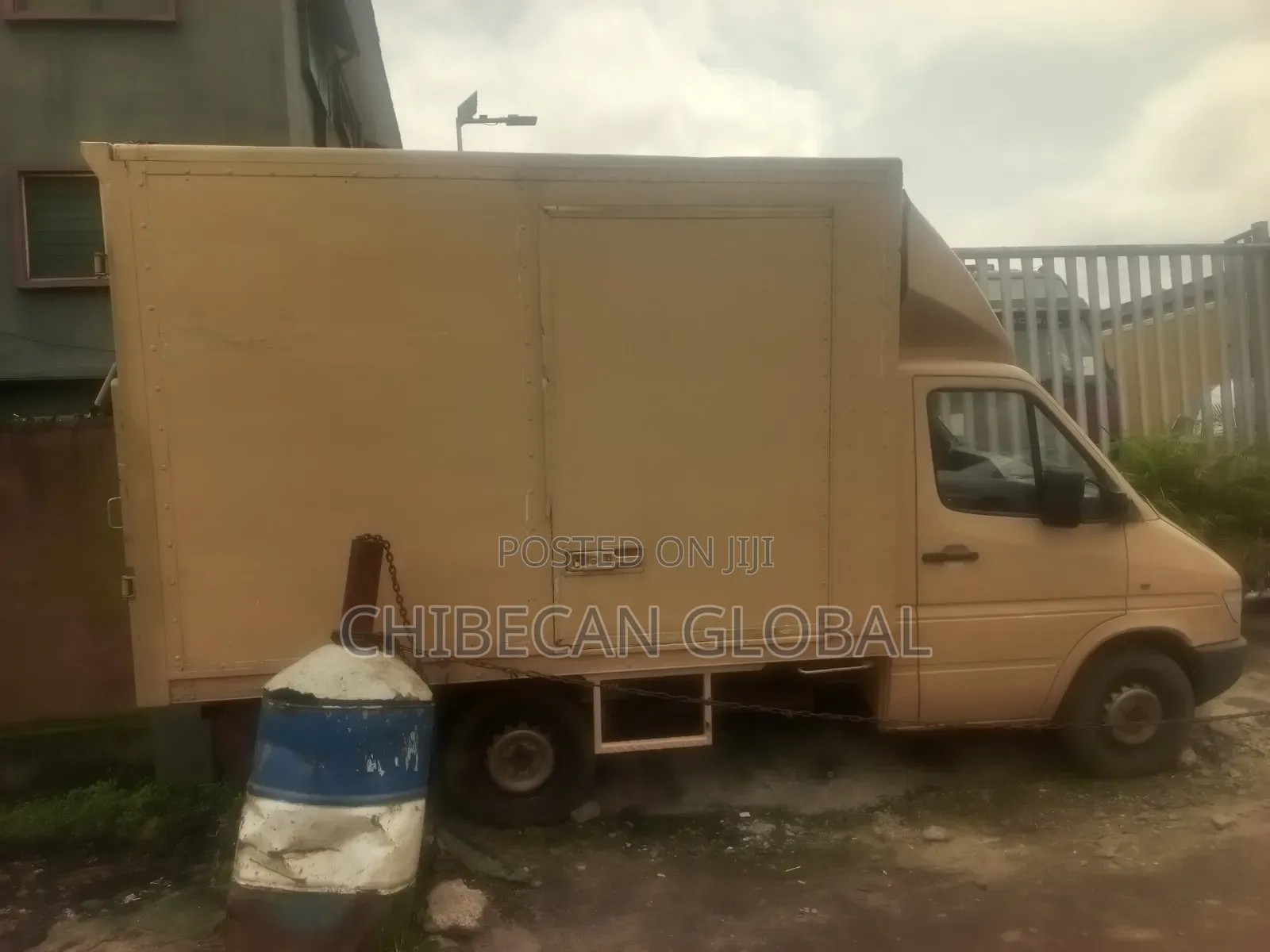 Mercedes Benz Sprinter Truck (Foreign Used)