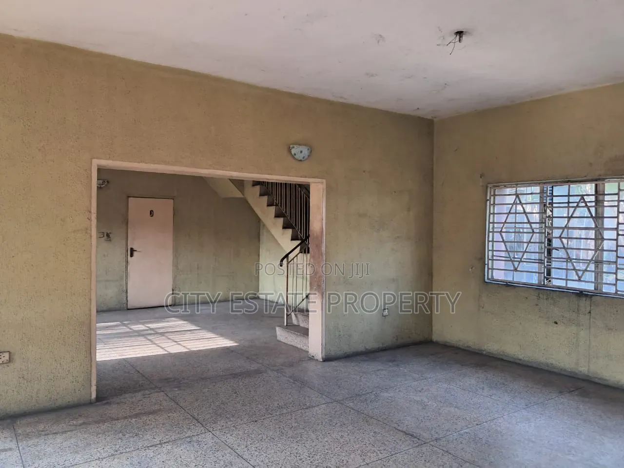 4bdrm Duplex in Gra Estate for rent