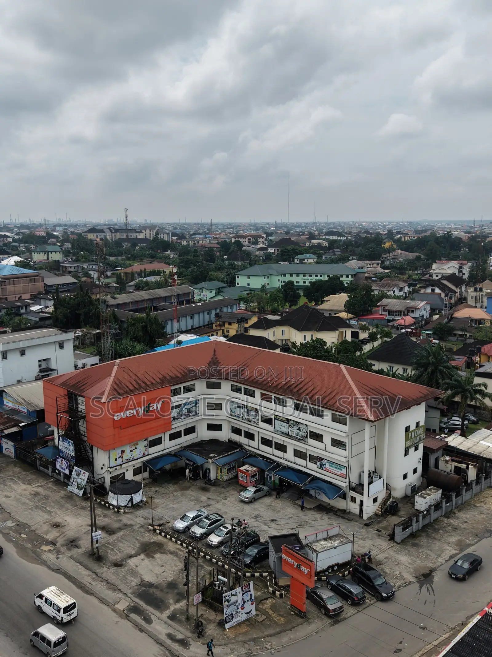 Commercial Plaza Open-Floor Complex on 3 Floor Service Quarters