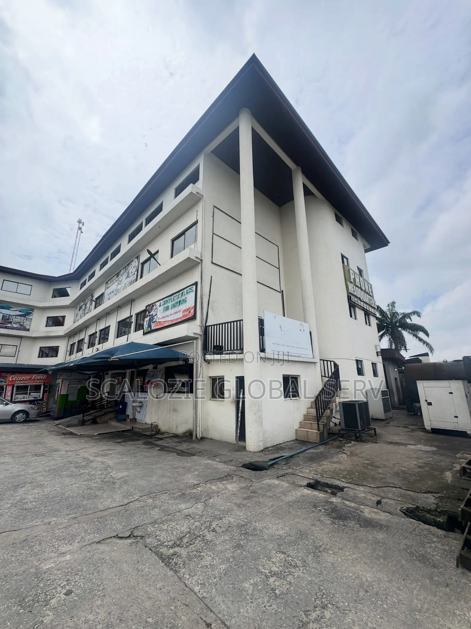 Commercial Plaza Open-Floor Complex on 3 Floor Service Quarters