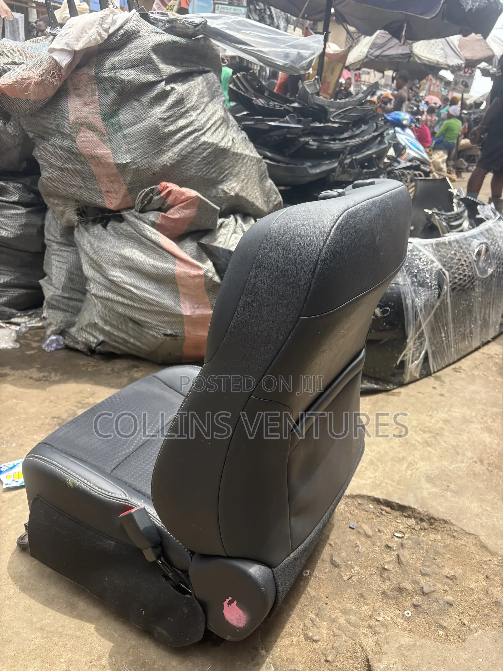 Complete Seat Toyota Camry SE SPORT Available