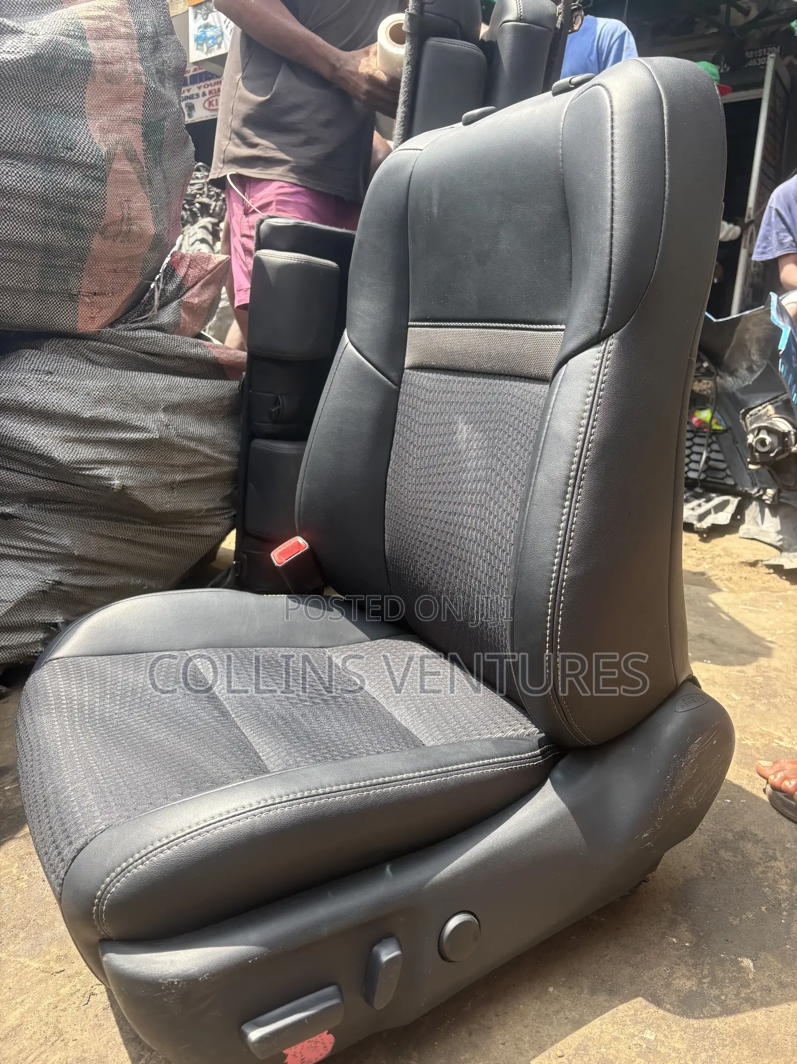 Complete Seat Toyota Camry SE SPORT Available