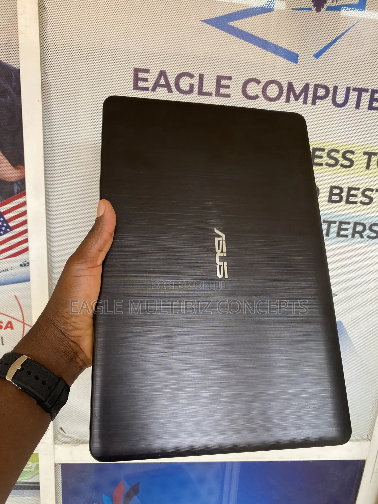 Laptop Asus A555LA 4GB Intel Core i3 SSD 128GB