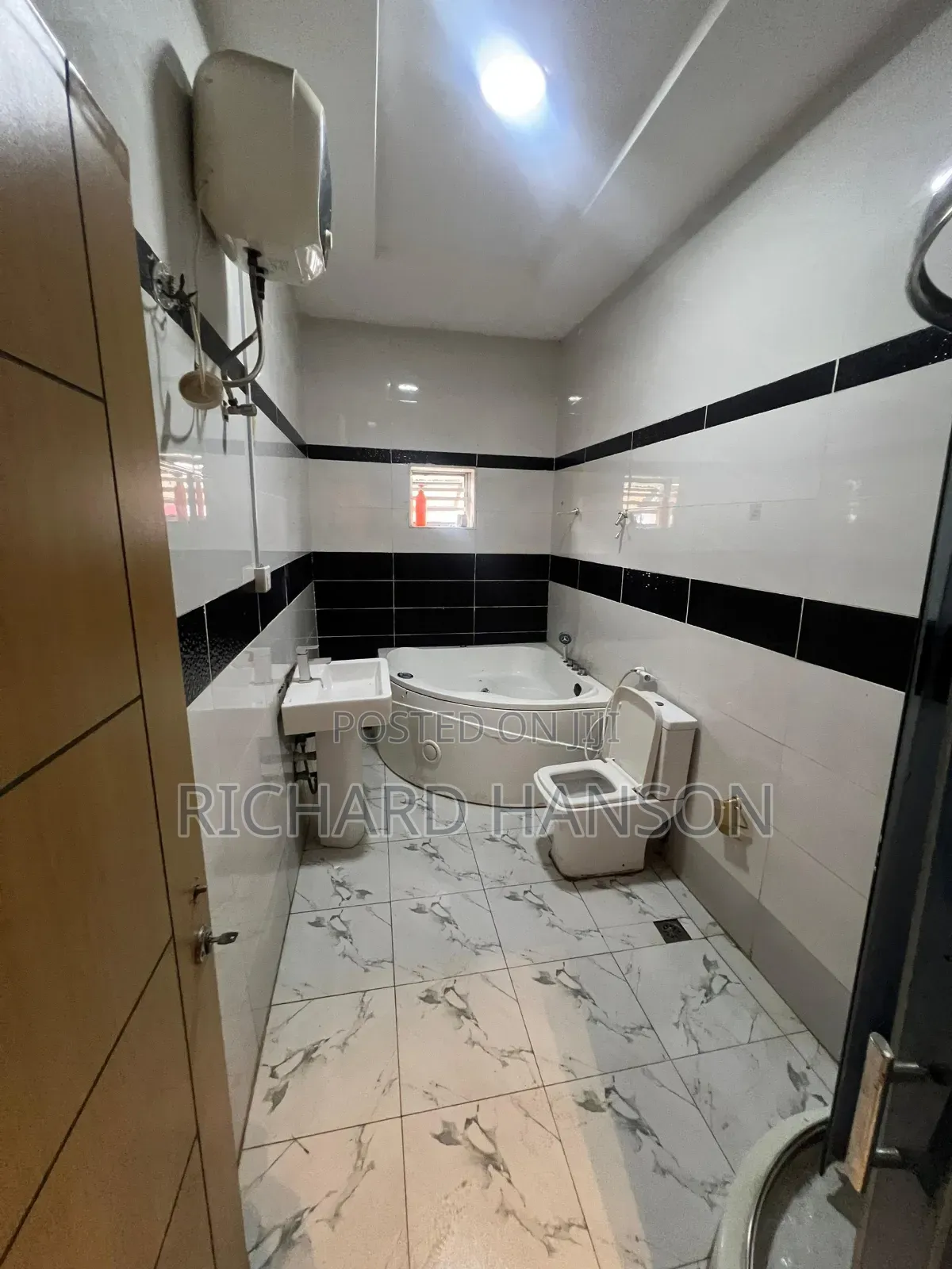 1bdrm Shared Apartment in Just 1Big Room., Chevron for rent
