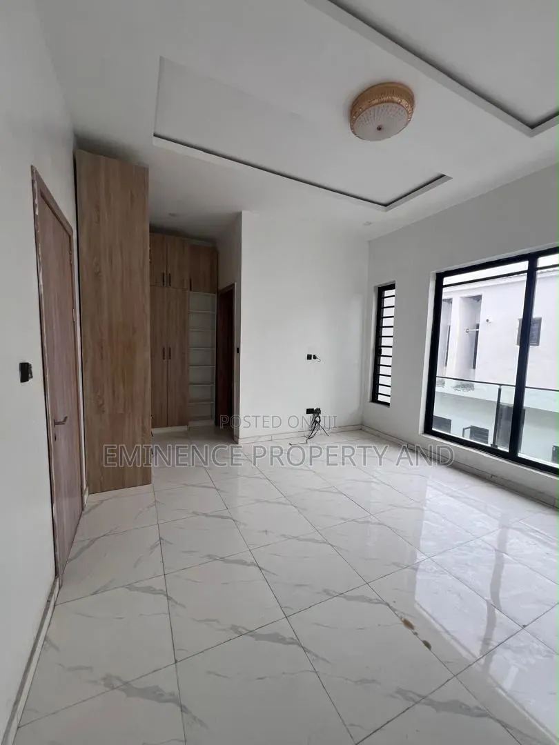 4bdrm Duplex in Ikota for rent