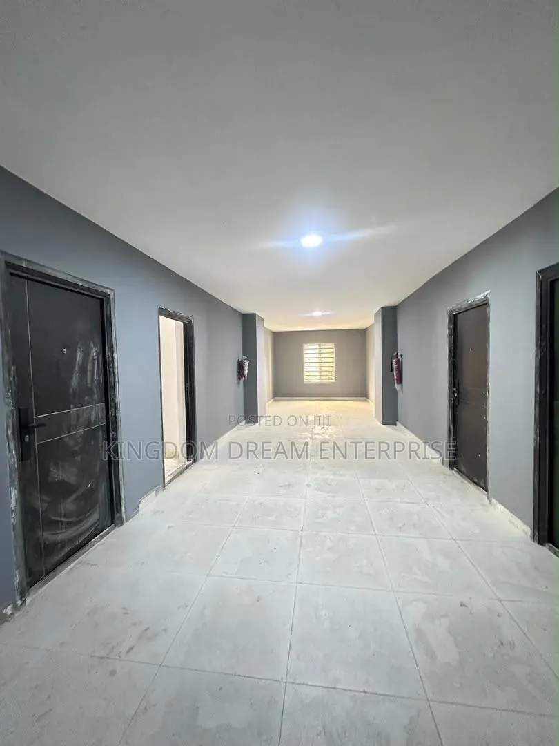 2bdrm Apartment in Lekki Phase 1 for rent
