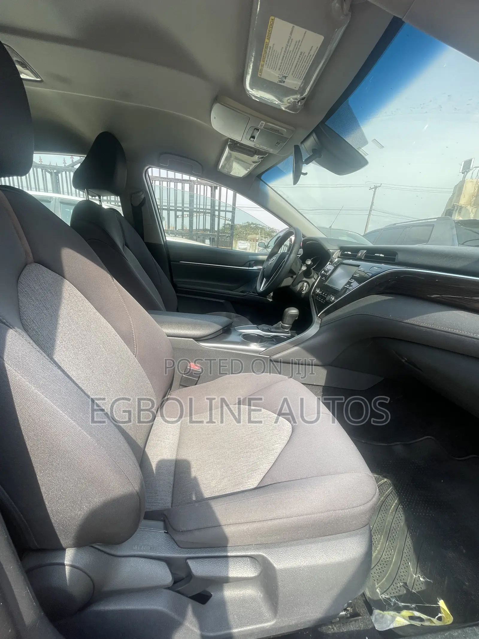 Toyota Camry LE FWD (2.5L 4cyl 8AM) 2018