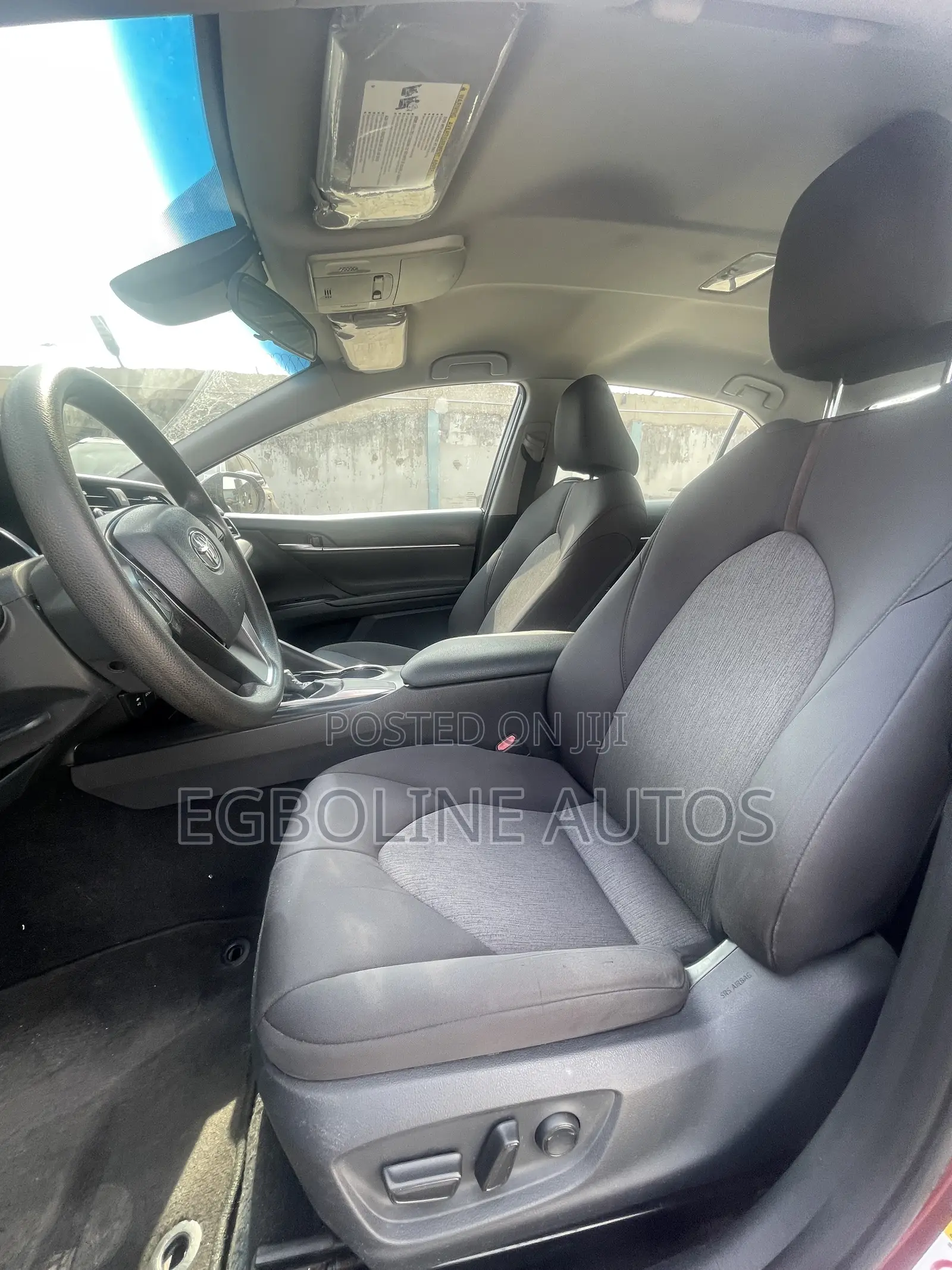 Toyota Camry LE FWD (2.5L 4cyl 8AM) 2018