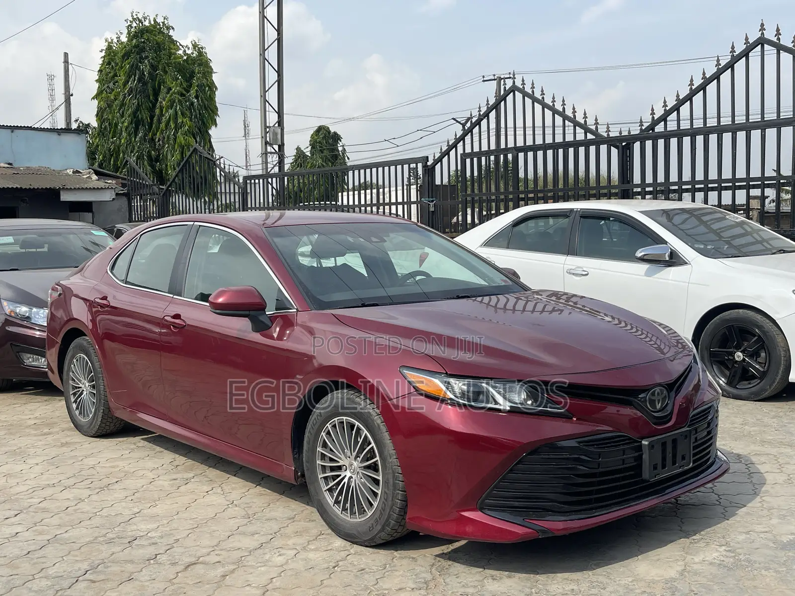 Toyota Camry LE FWD (2.5L 4cyl 8AM) 2018