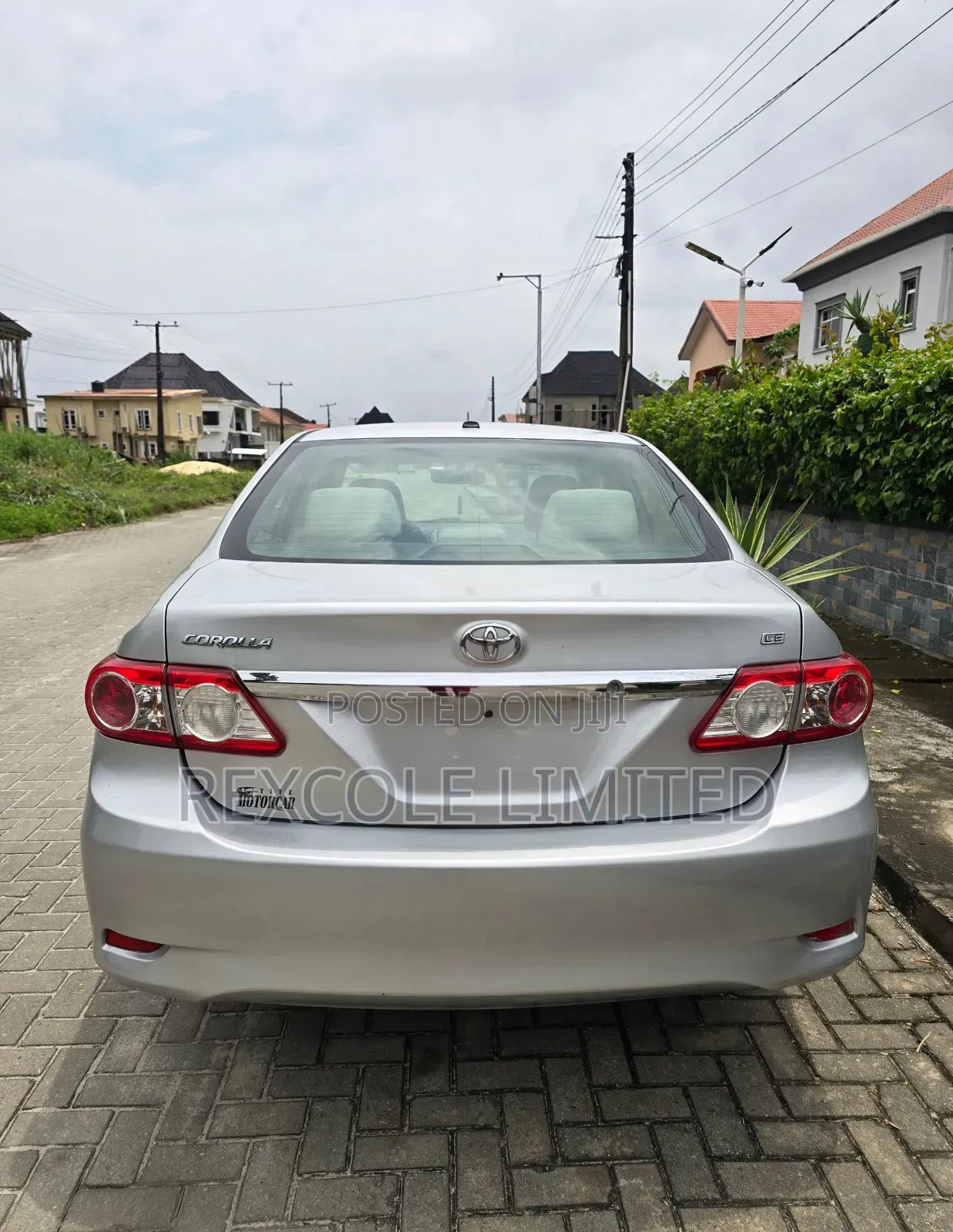 Toyota Corolla LE 4dr Sedan (1.8L 4cyl 4A) 2011 Silver