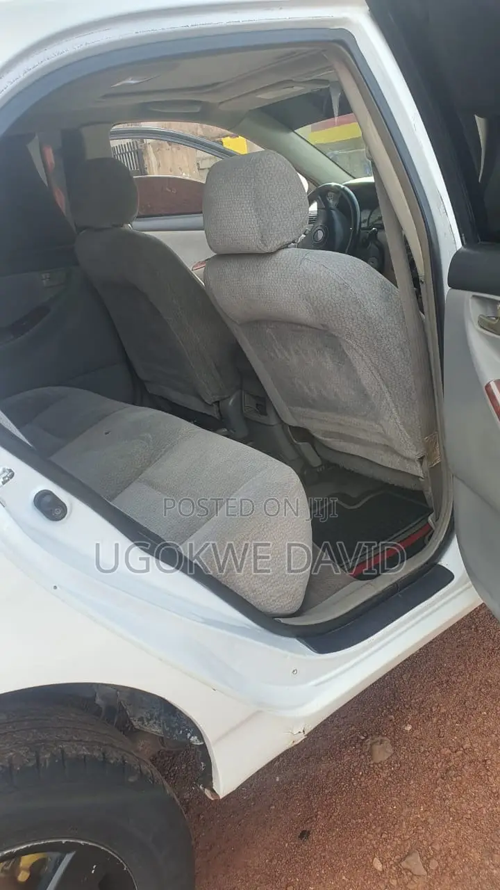 Toyota Corolla 2006 White