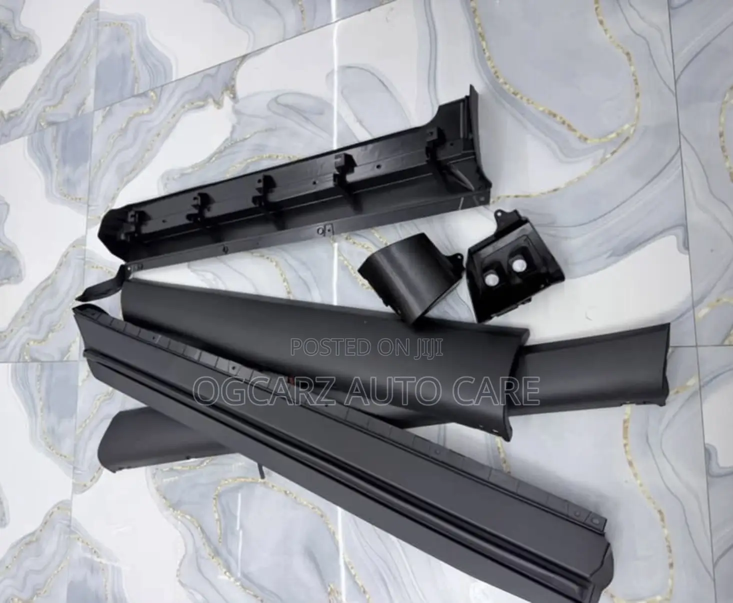 Rx350 2024 / 2025 Door Padded Chrome Available